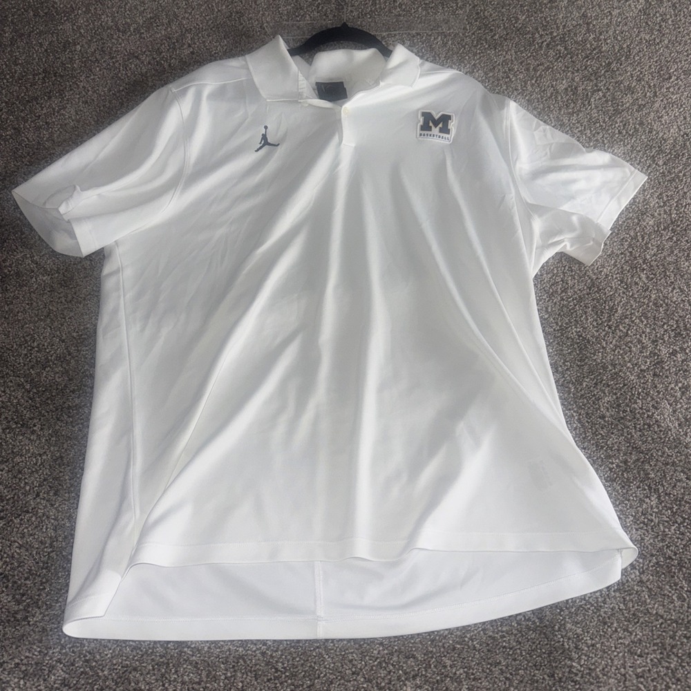 Michigan‎ Wolverines Basketball Jordan On Court Polo XL white Mens